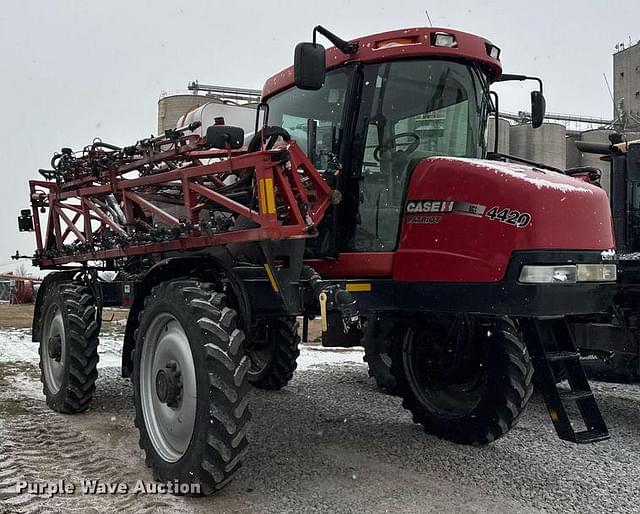 Image of Case IH Patriot 4420 equipment image 2