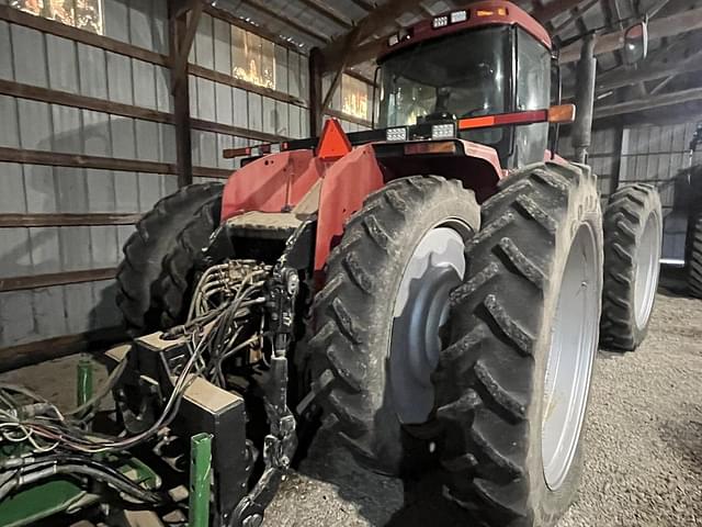 Image of Case IH Steiger 335 equipment image 3