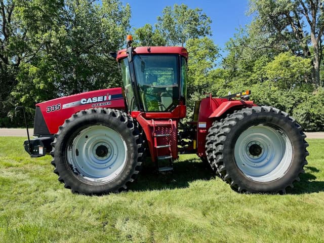 Image of Case IH Steiger 335 equipment image 1