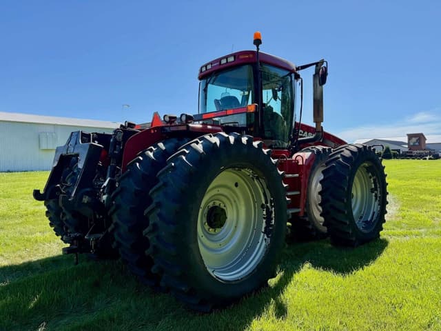 Image of Case IH Steiger 335 equipment image 4
