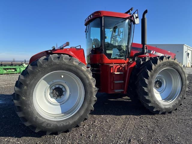 Image of Case IH Steiger 335 equipment image 4