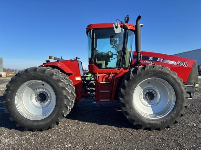 Image of Case IH Steiger 335 equipment image 3