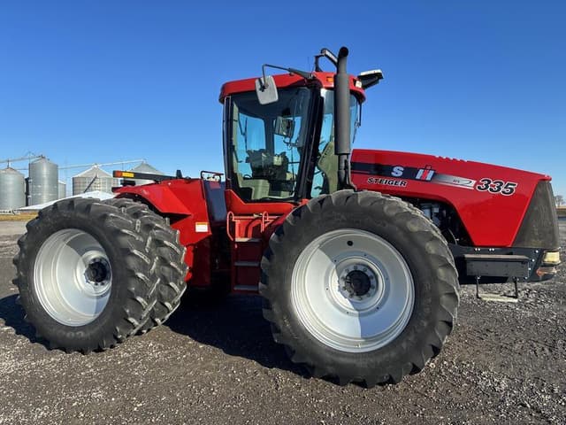 Image of Case IH Steiger 335 equipment image 2