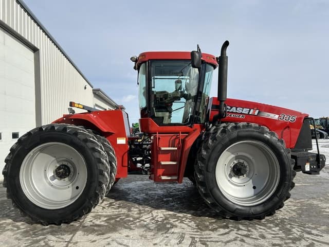 Image of Case IH Steiger 335 equipment image 3