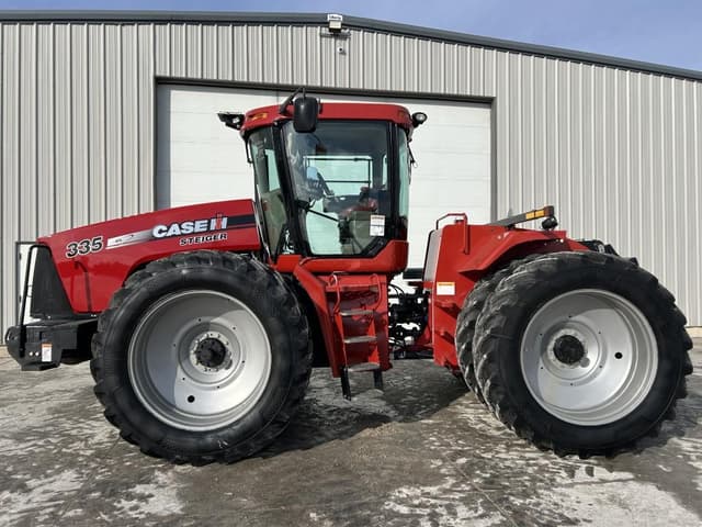 Image of Case IH Steiger 335 equipment image 2