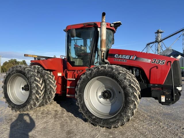 Image of Case IH Steiger 335 equipment image 1