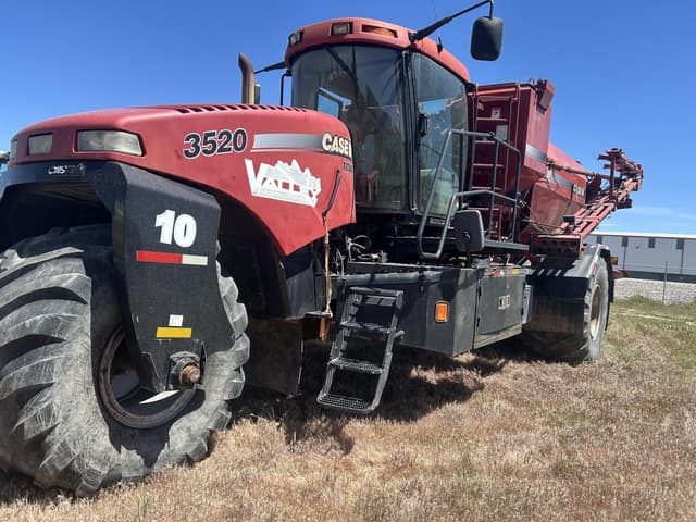 Image of Case IH Titan 3520 equipment image 2