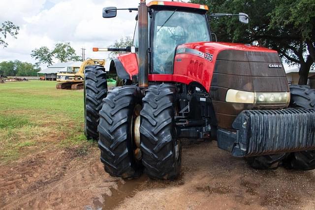 Image of Case IH Magnum 335 equipment image 2