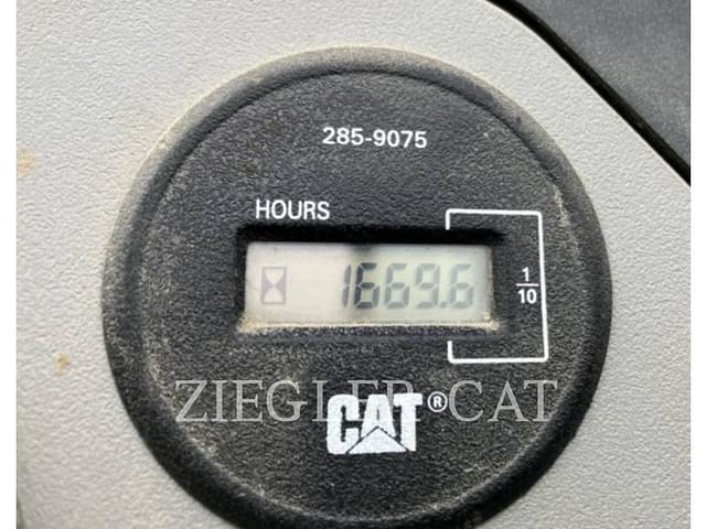 Image of Caterpillar 420E equipment image 2