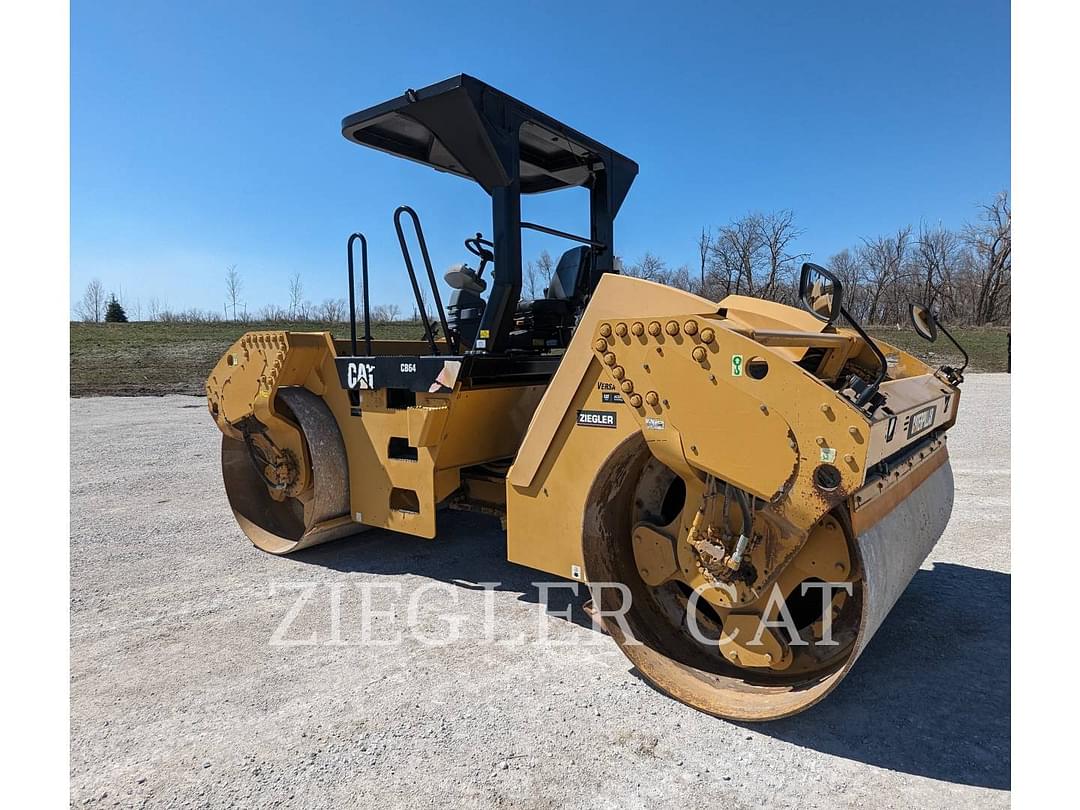 Image of Caterpillar CB64 Primary image