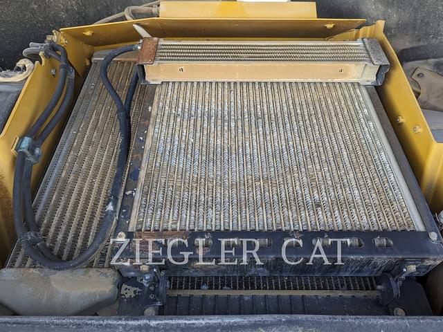 Image of Caterpillar CB64 equipment image 3