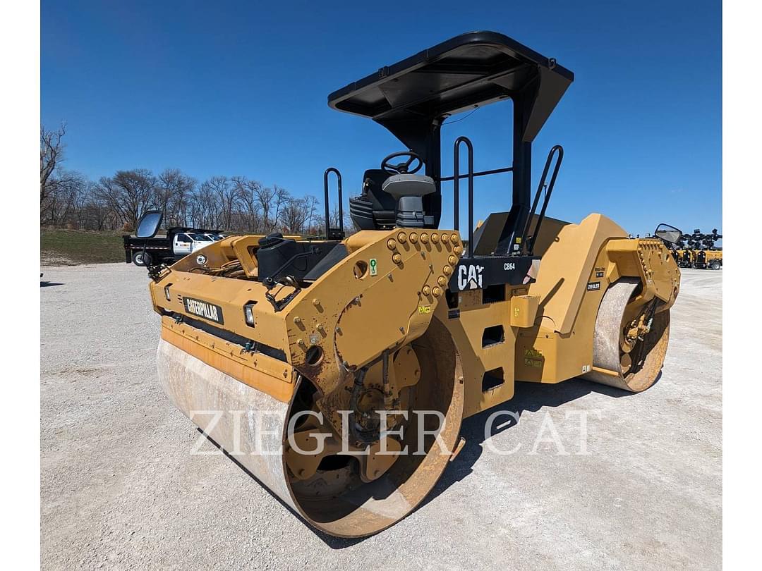 Image of Caterpillar CB64 Primary image