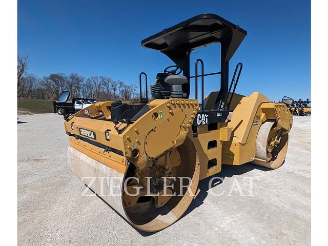 Image of Caterpillar CB64 equipment image 1