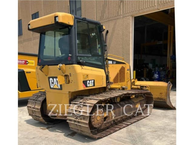 Image of Caterpillar D5K equipment image 2