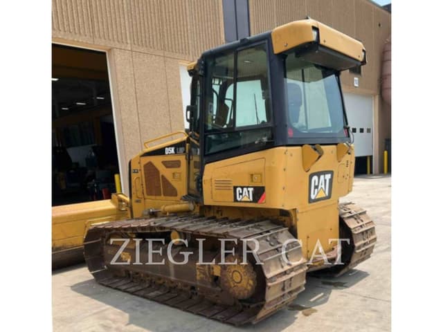 Image of Caterpillar D5K equipment image 3