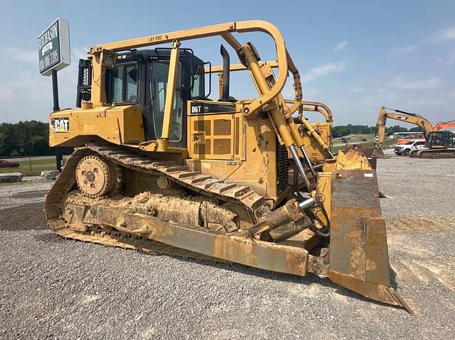 Image of Caterpillar D6T XL equipment image 1