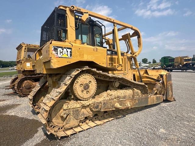 Image of Caterpillar D6T XL equipment image 2