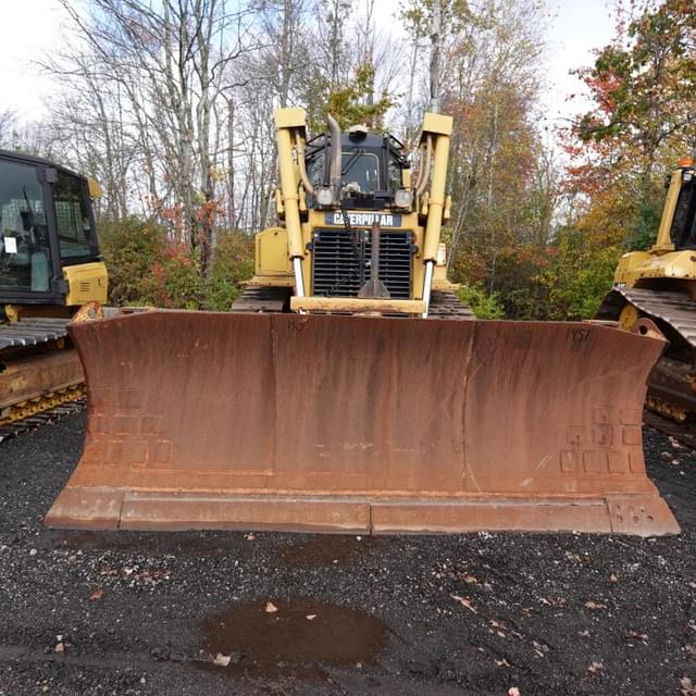 Image of Caterpillar D6T XL equipment image 2