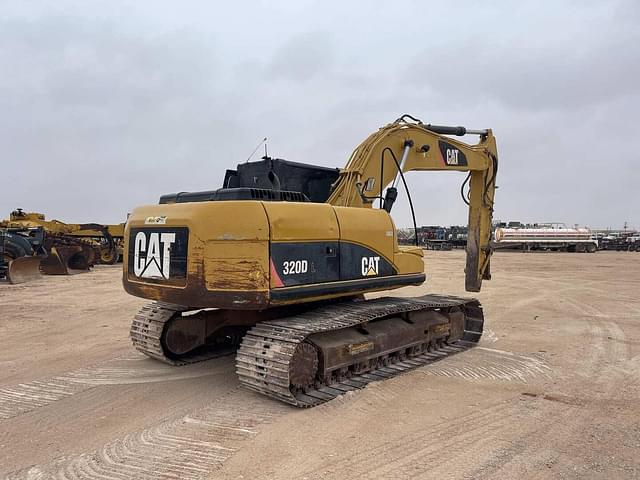 Image of Caterpillar 320DL equipment image 2