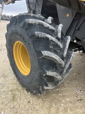 Image of CLAAS Lexion 585R equipment image 3