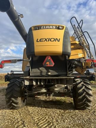 Image of CLAAS Lexion 585R equipment image 2