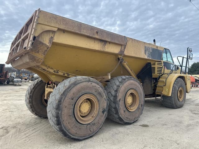 Image of Caterpillar 740 equipment image 4