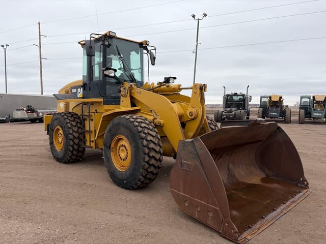 Image of Caterpillar 938H equipment image 1