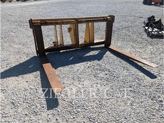 Image of Caterpillar Loader Fork equipment image 1
