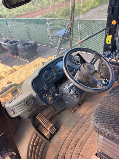 Image of Caterpillar 966H equipment image 4