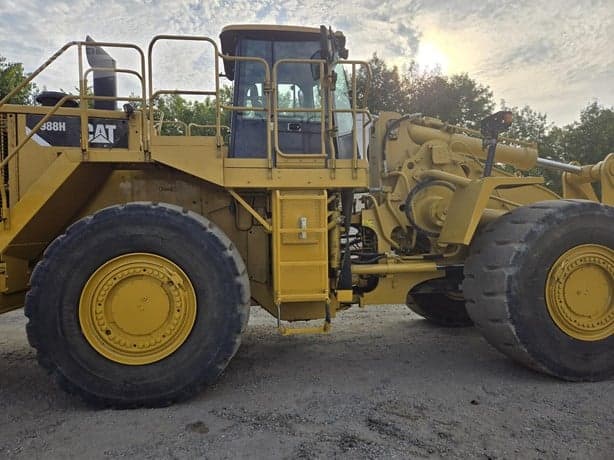 Image of Caterpillar 988H equipment image 4
