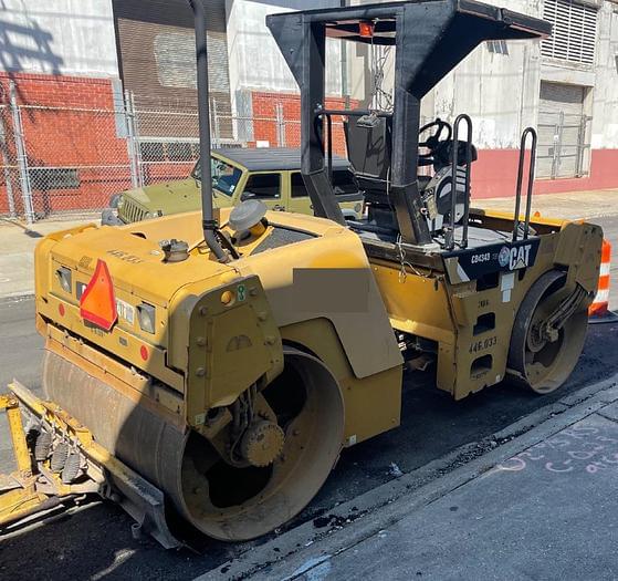 Image of Caterpillar CB434D equipment image 2
