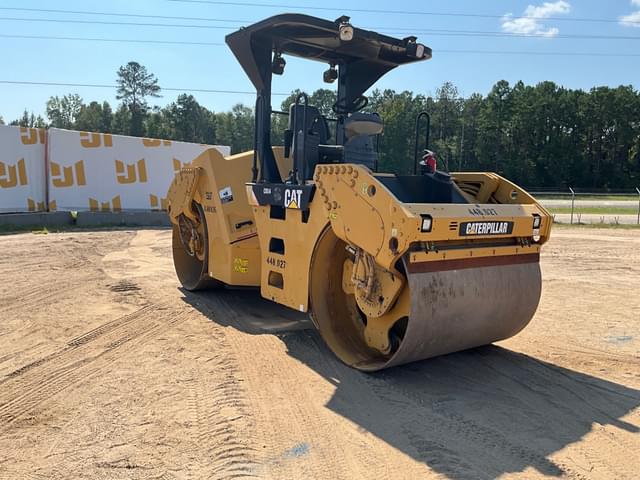 Image of Caterpillar CB54 equipment image 2