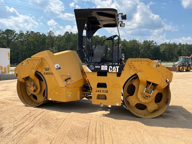 Image of Caterpillar CB54 equipment image 3