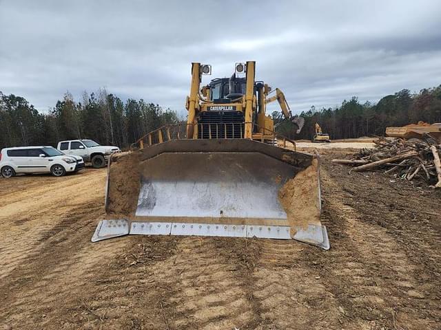 Image of Caterpillar D8T equipment image 2