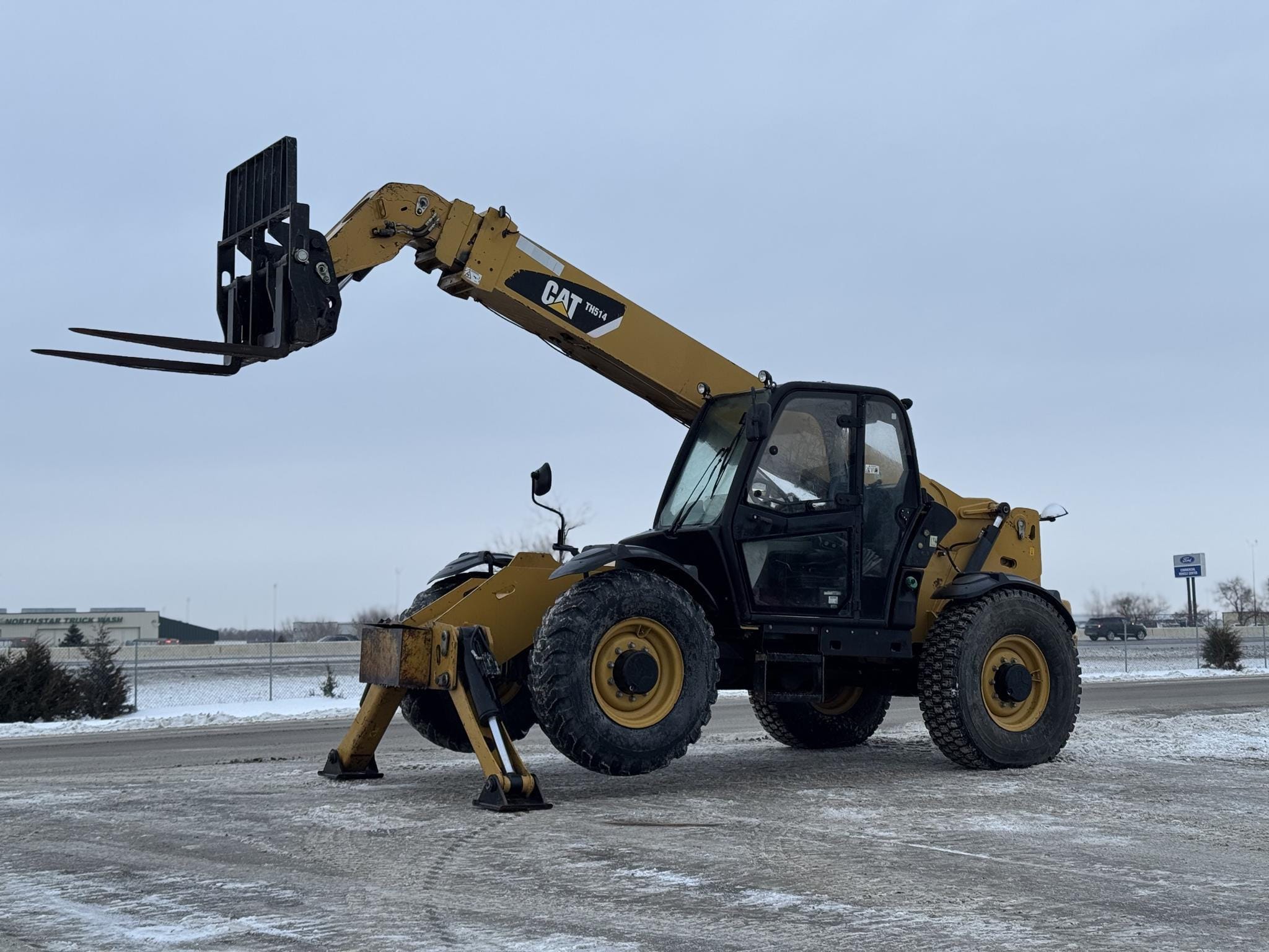 2010 Caterpillar TH514 Equipment Image0