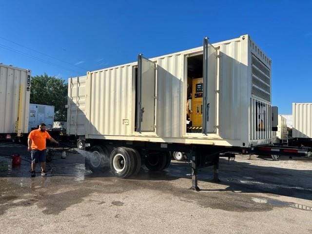 2010 Caterpillar XQ500 Equipment Image0