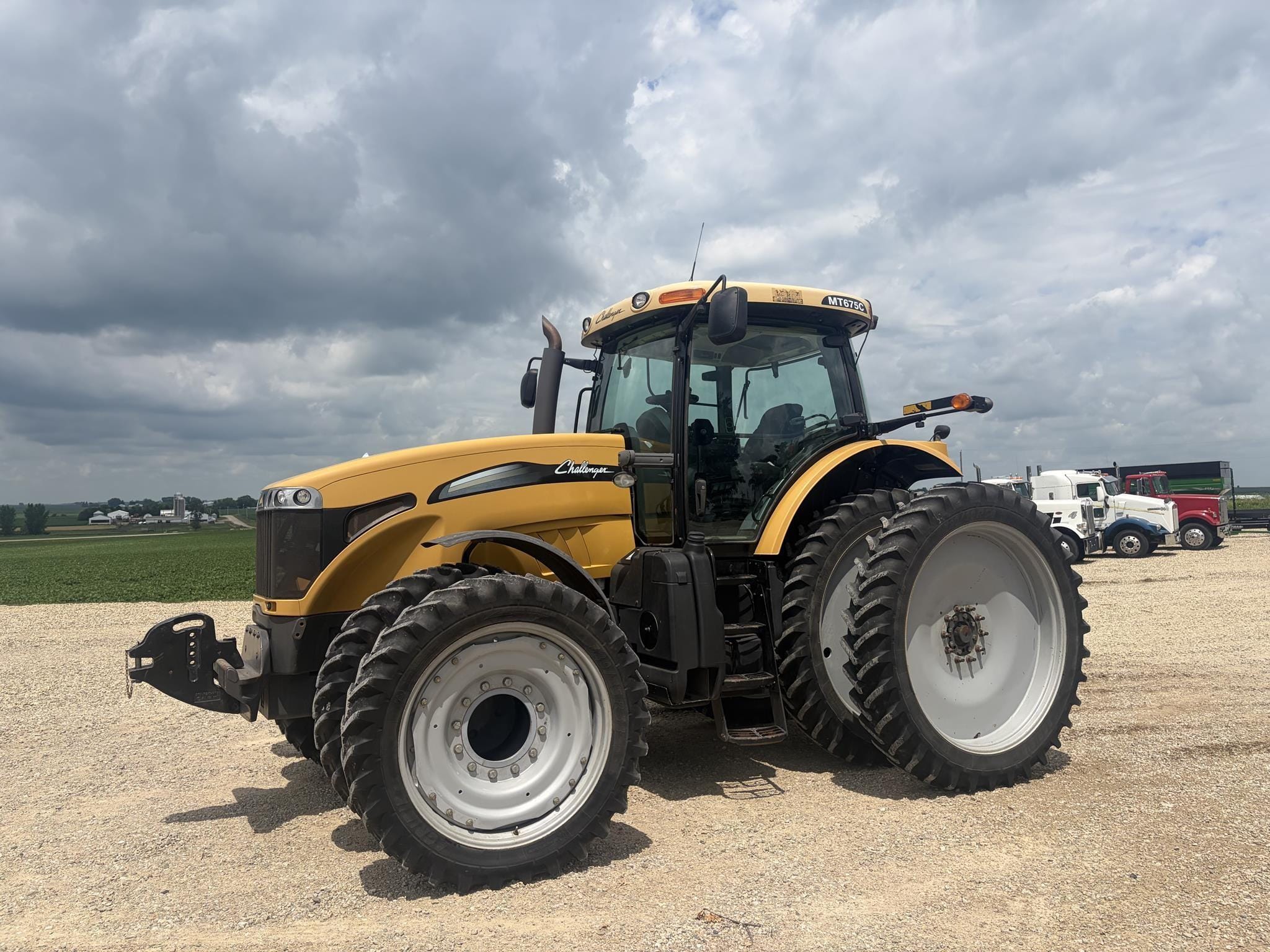 2010 Challenger MT675C Equipment Image0