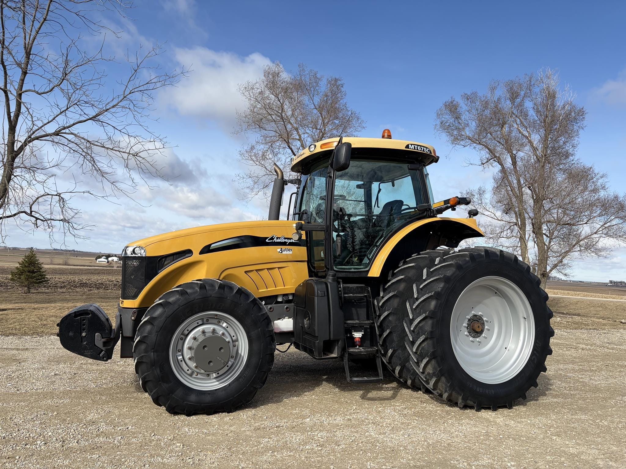 2010 Challenger MT675C Equipment Image0