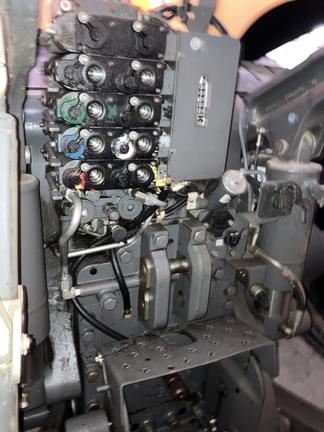 Image of Challenger MT755C equipment image 4