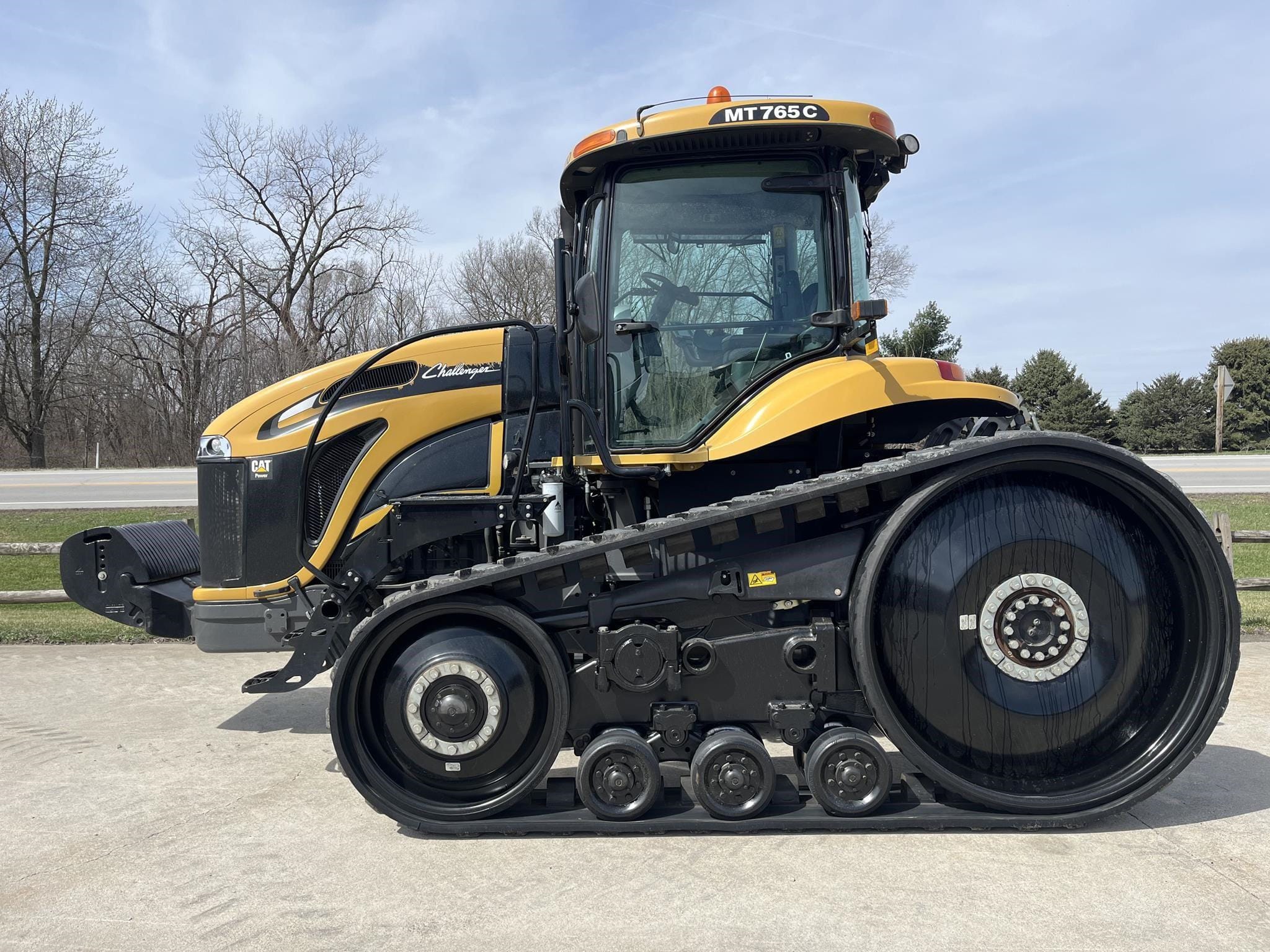2010 Challenger MT765C Equipment Image0