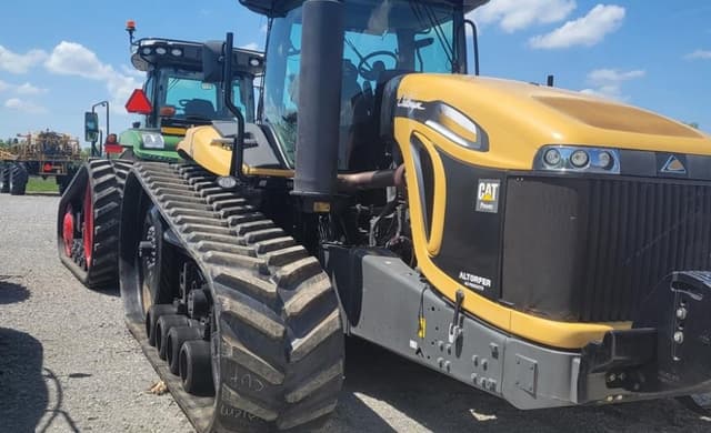 Image of Challenger MT855C equipment image 4