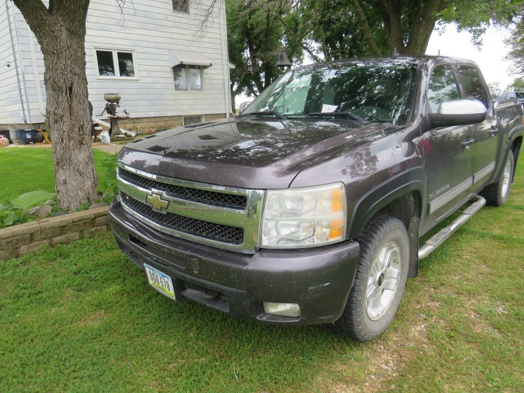 Image of Chevrolet Silverado Image 1