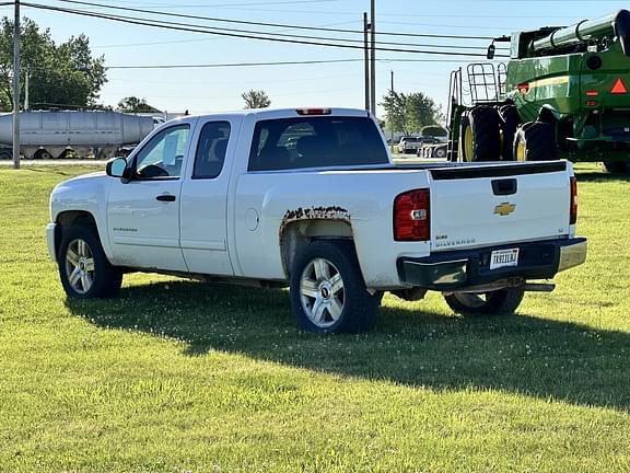 Image of Chevrolet 1500 equipment image 2