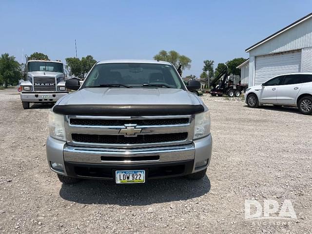 Image of Chevrolet 1500 equipment image 3