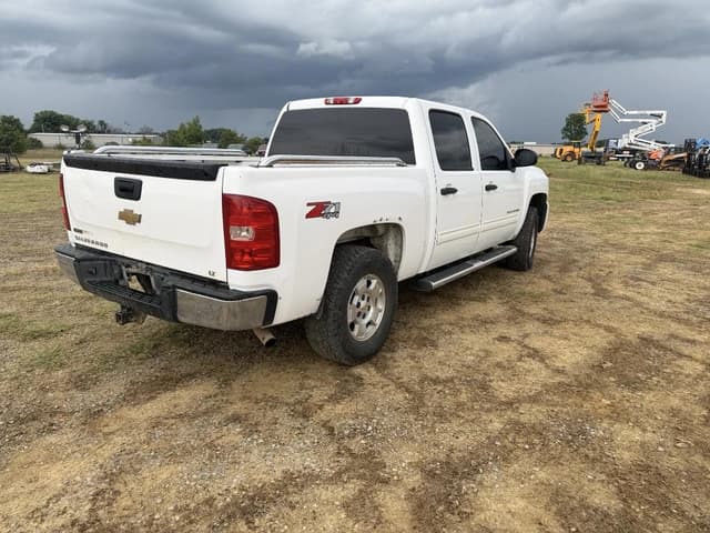Image of Chevrolet 1500 equipment image 2