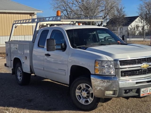 Image of Chevrolet 2500 equipment image 2