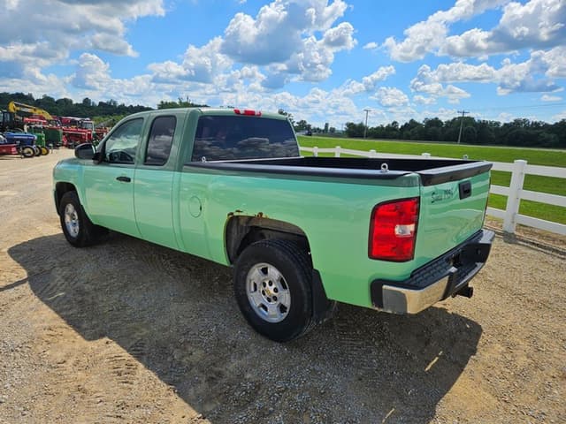 Image of Chevrolet 2500 equipment image 2
