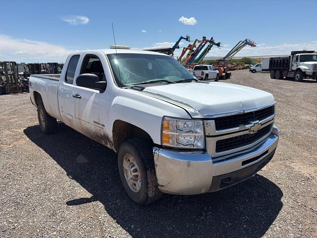 Image of Chevrolet 2500 equipment image 3