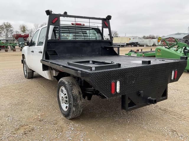 Image of Chevrolet 2500HD equipment image 2