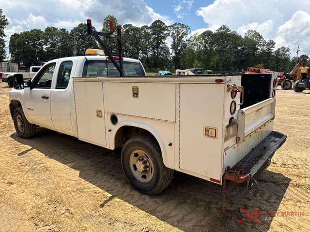 Image of Chevrolet 2500HD equipment image 2